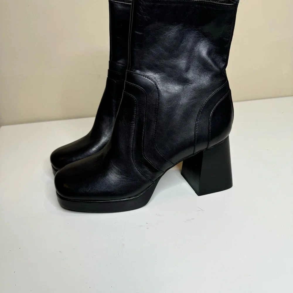 Steve Madden Maggie Black Leather size 9.5